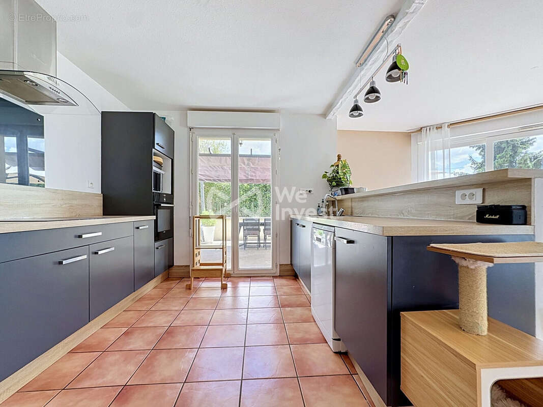 Maison 104 m² à Saint-Hilaire-La-Croix  - photo 6