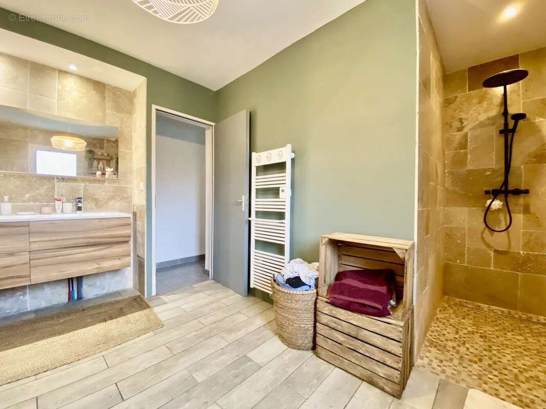 Maison à FONTAINE-SOUS-JOUY