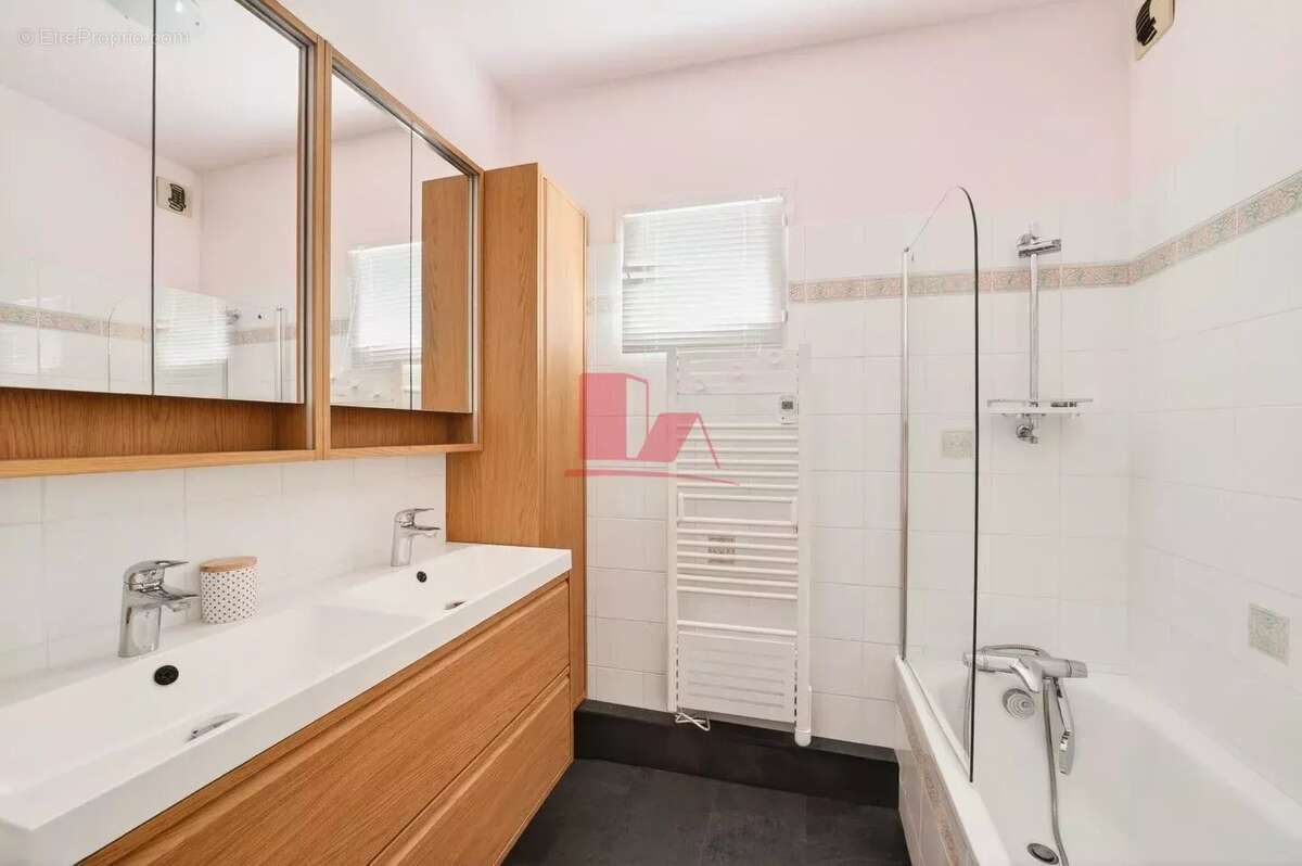 Appartement à ISSY-LES-MOULINEAUX