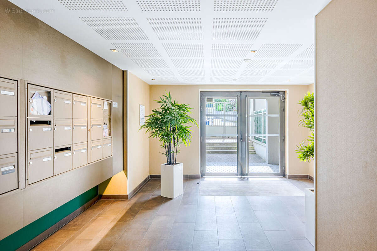 Appartement à SARTROUVILLE