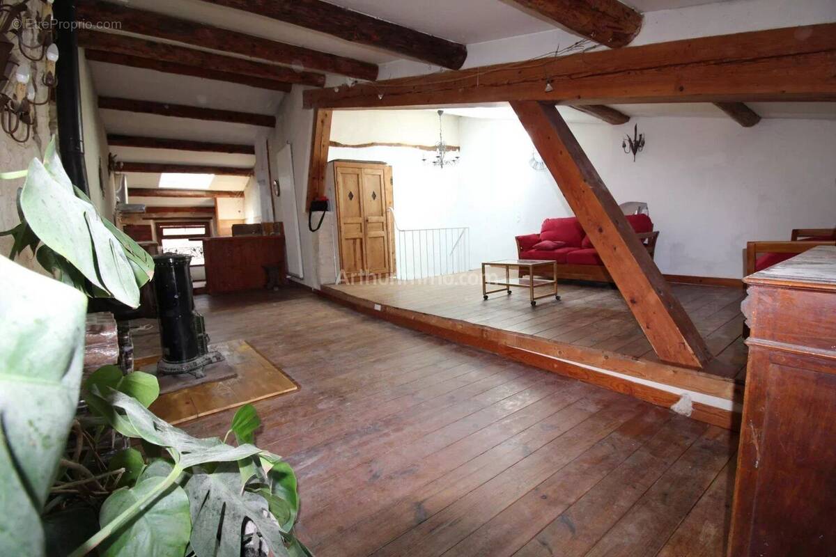 Maison à POURCIEUX