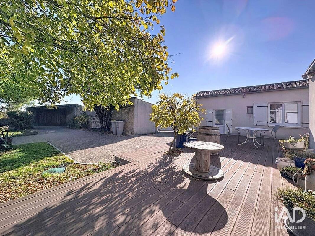 Photo 1 - Maison à CHARRON