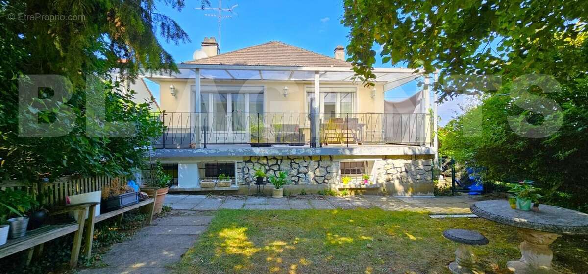 20250823_145143 - Maison à COULOMMIERS