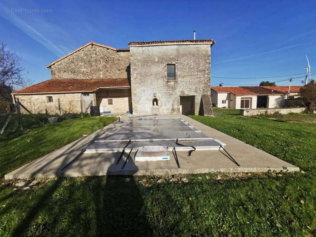 Maison à FONTENILLE