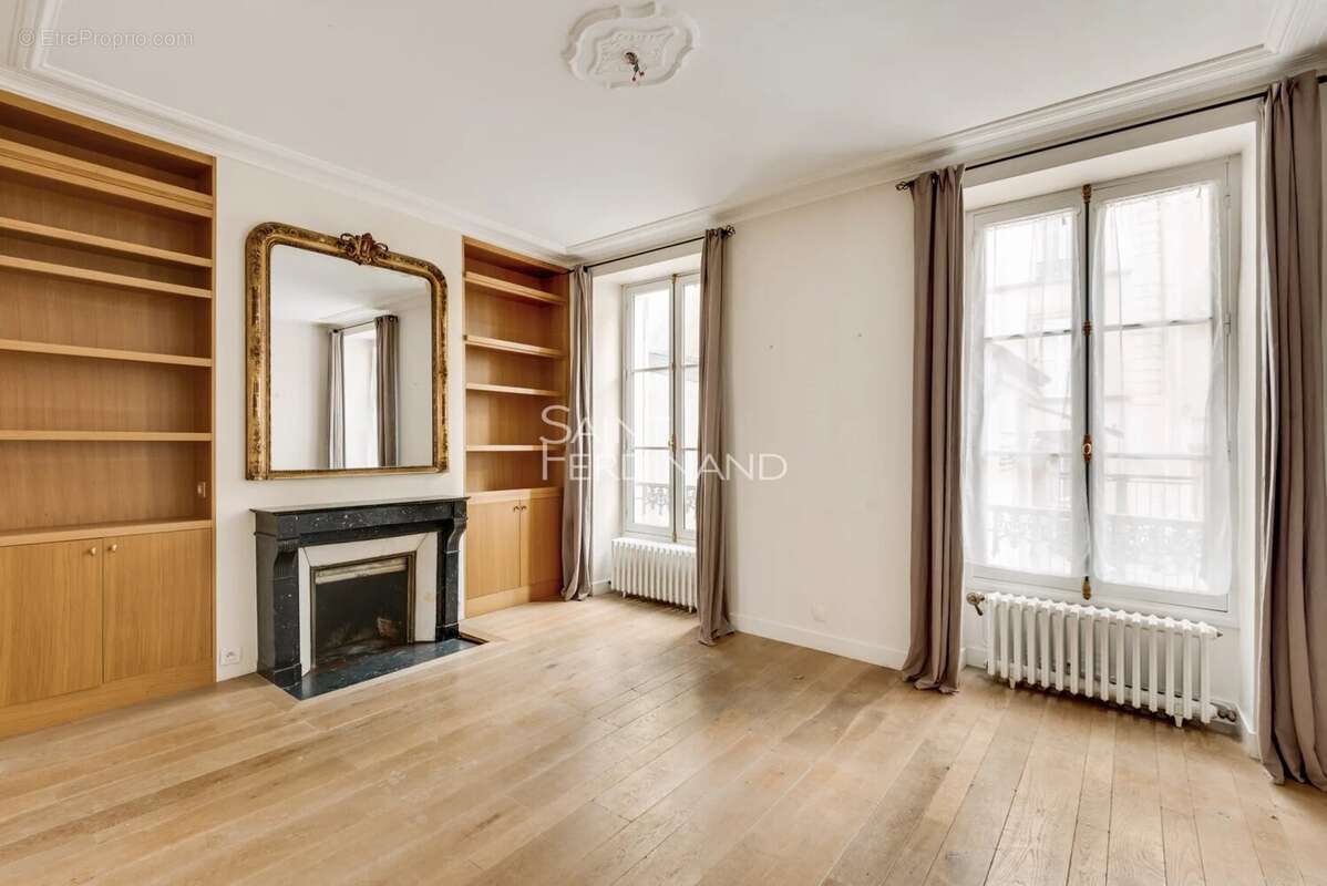 Appartement à PARIS-17E