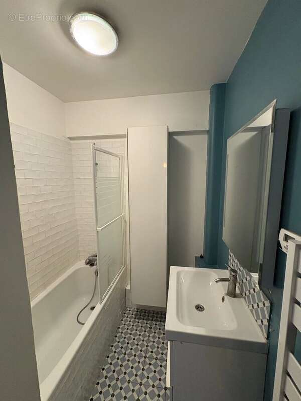 Dernier etage vue degagee. - photo 4