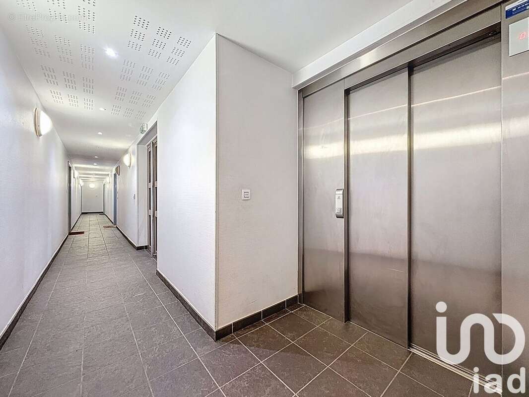 Photo 8 - Appartement à LIEUSAINT