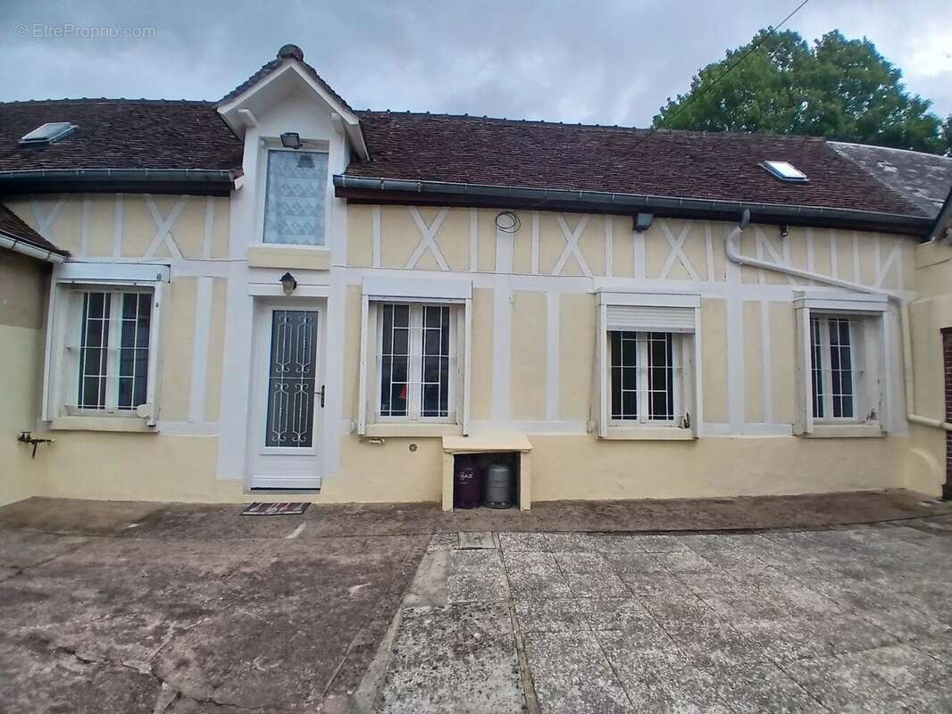 Maison à BEAUMONT-LE-ROGER