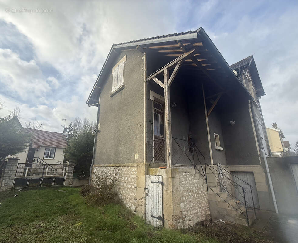 Maison à IVRY-LA-BATAILLE