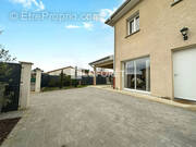 Maison à CHANOZ-CHATENAY