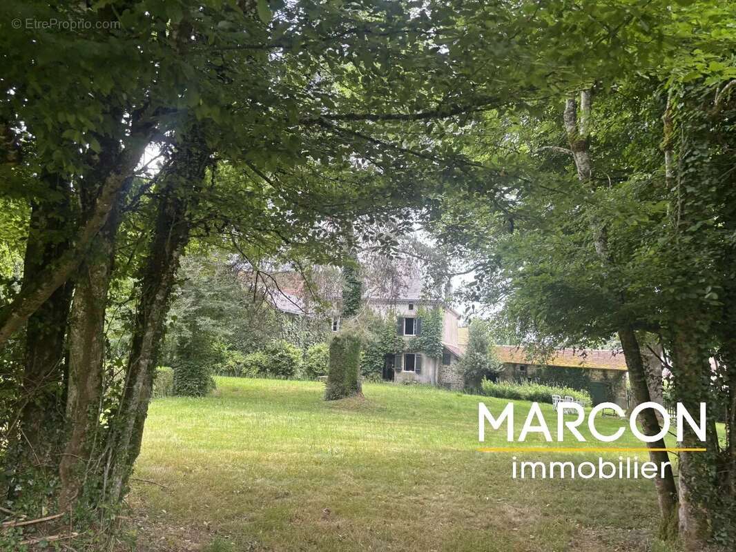 Maison à ARNAC-LA-POSTE