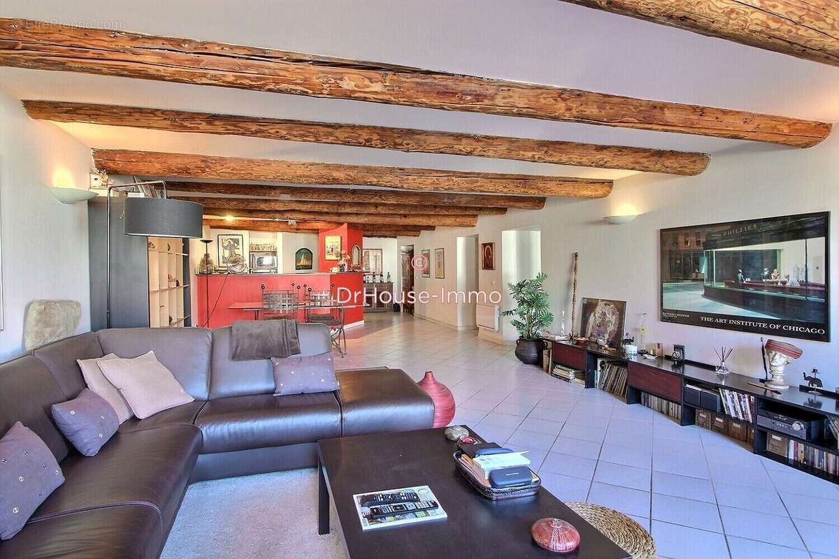 Appartement à MARSEILLE-2E