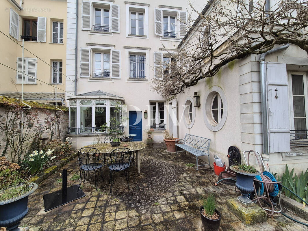 Maison à FONTAINEBLEAU
