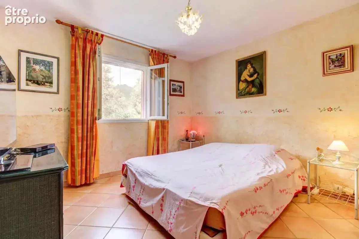 Roquesteron//Maison plain pied//100 m²//4 Pièces//Jardin//Piscine - photo 8