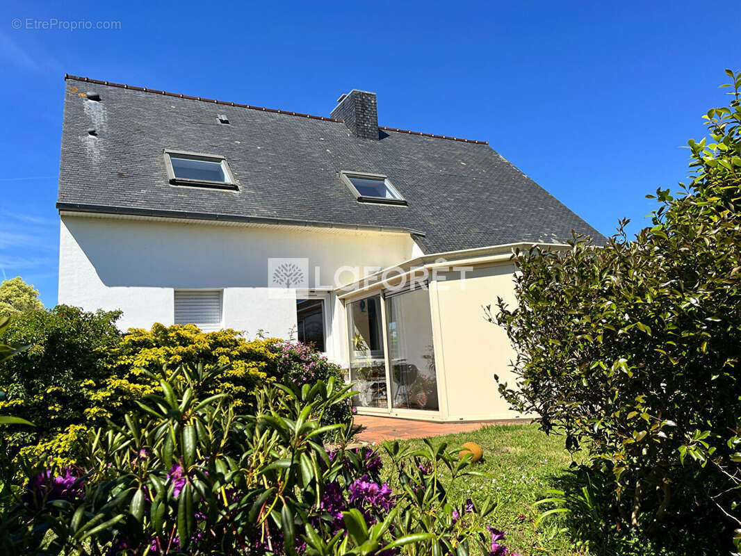 Maison à PLOUGRESCANT