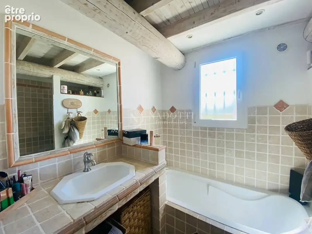 Coup de coeur : Maison  de charme Cheval Blanc 6 pièce(s) 175 m2 - photo 9