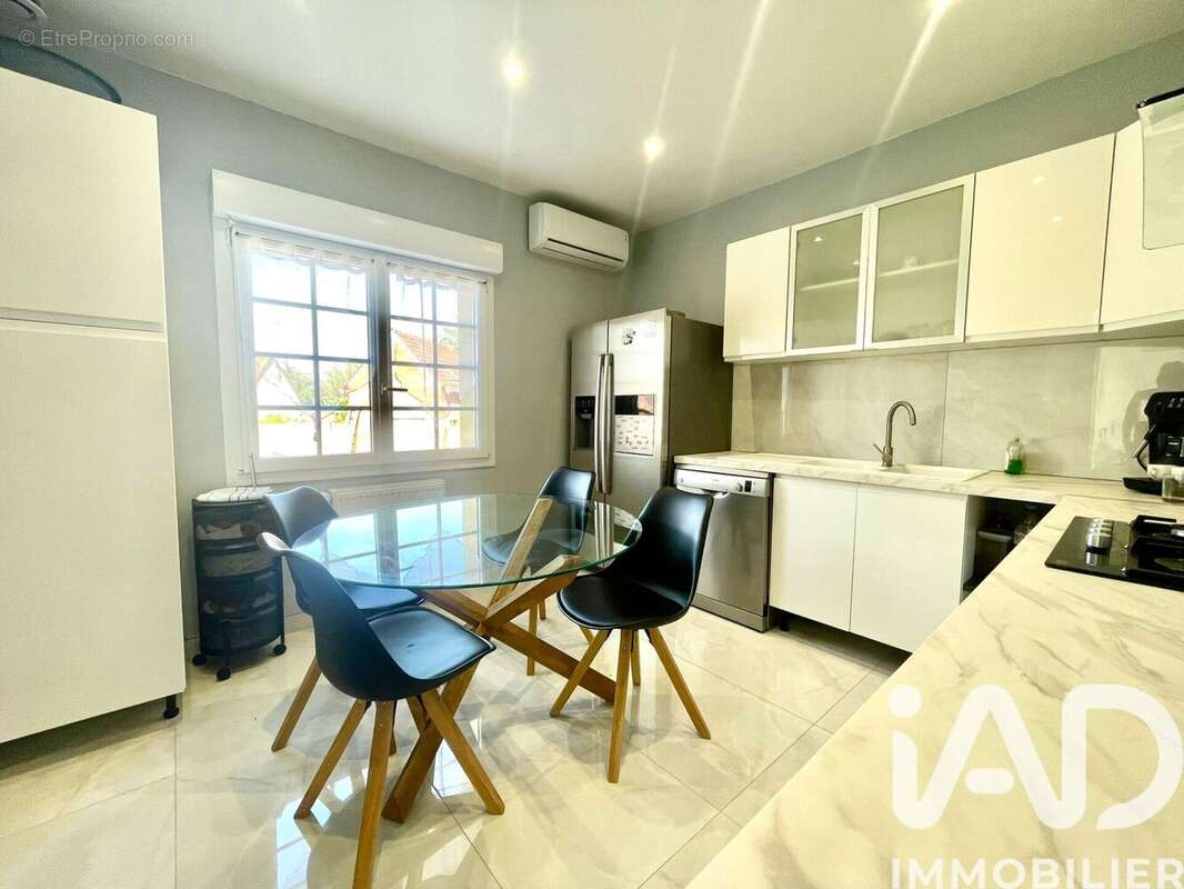 Photo 2 - Maison à MAROLLES-SUR-SEINE