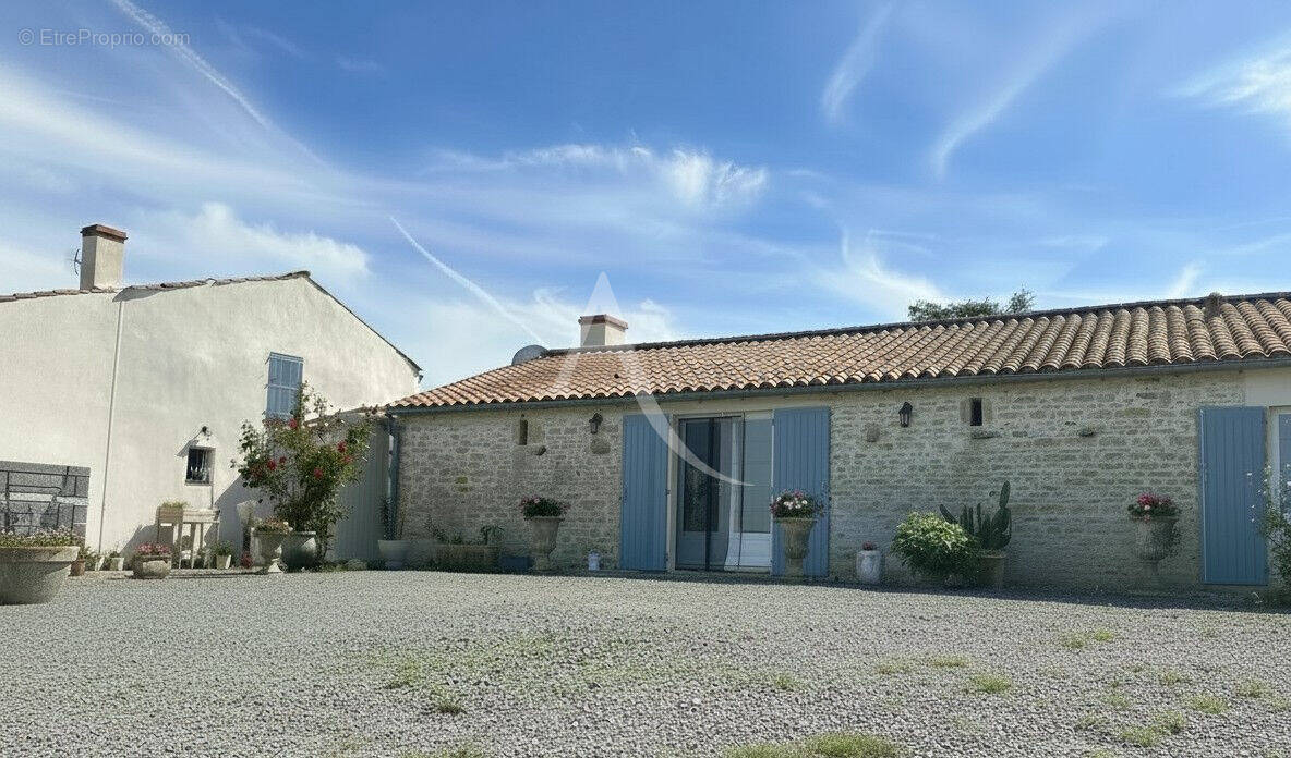 Maison à CHAILLE-LES-MARAIS