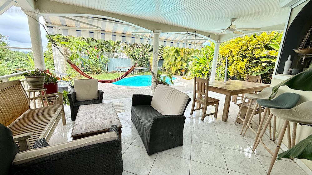 Maison à RIVIERE-SALEE