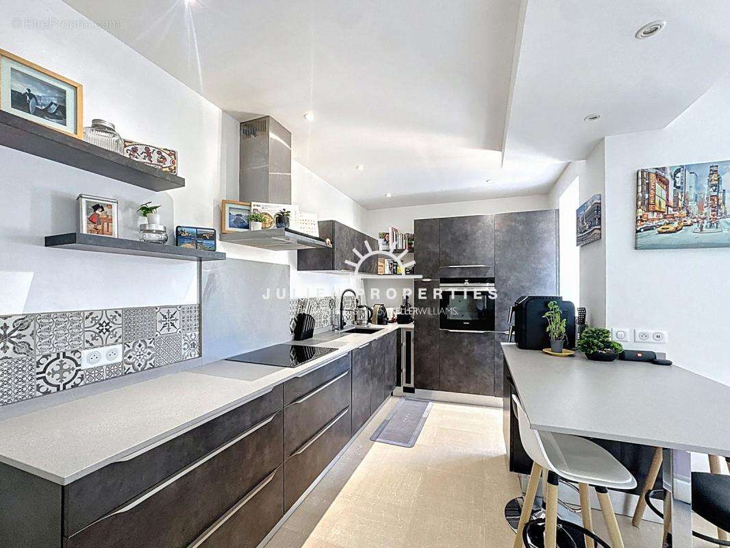 Appartement à VILLENEUVE-LOUBET