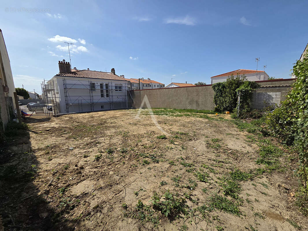 Terrain à Bâtir 245 m2 Les Sables D Olonne  centre Ville - photo 3