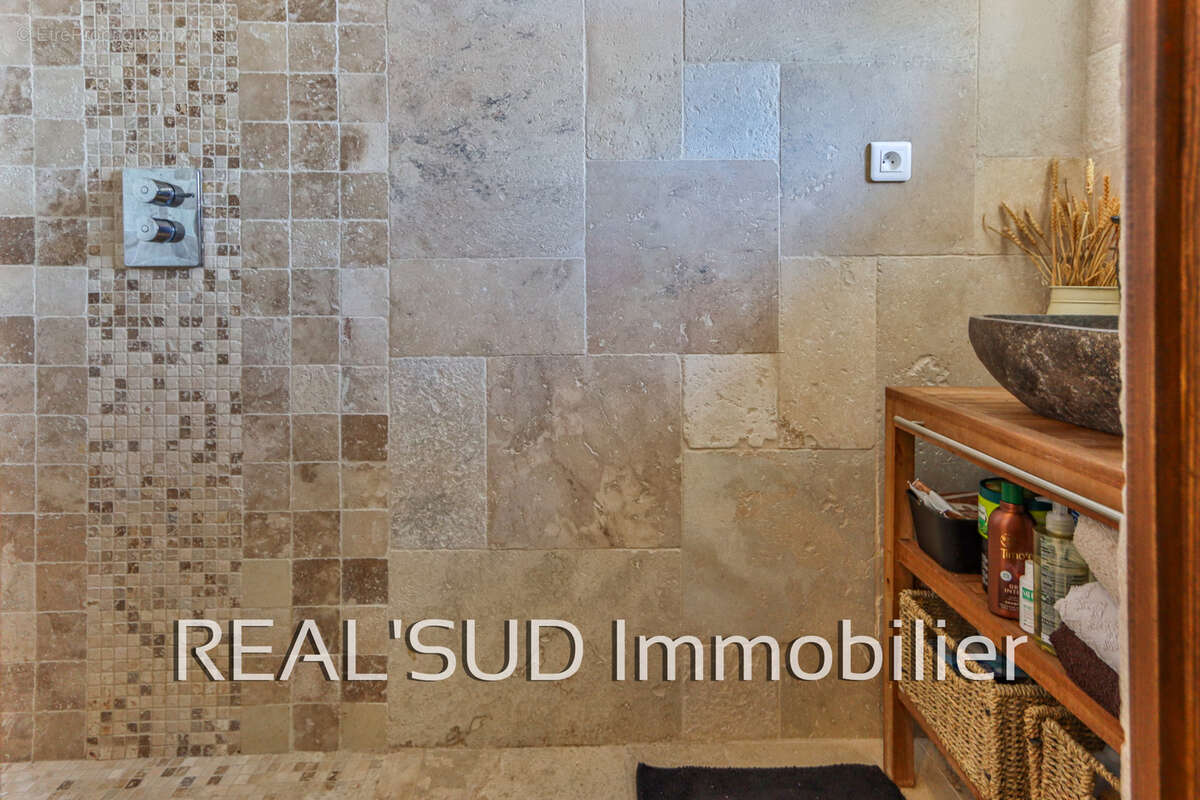Sormiou, Belle maison 5 pièces lumineuse avec beaucoup de cachet entièrement rénovée - photo 10