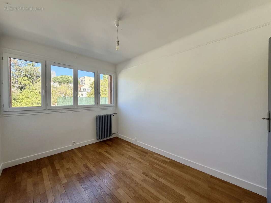 Appartement à VERRIERES-LE-BUISSON