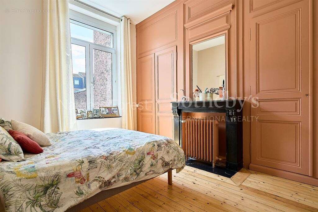 Maison 200 m² à Lille  - photo 17