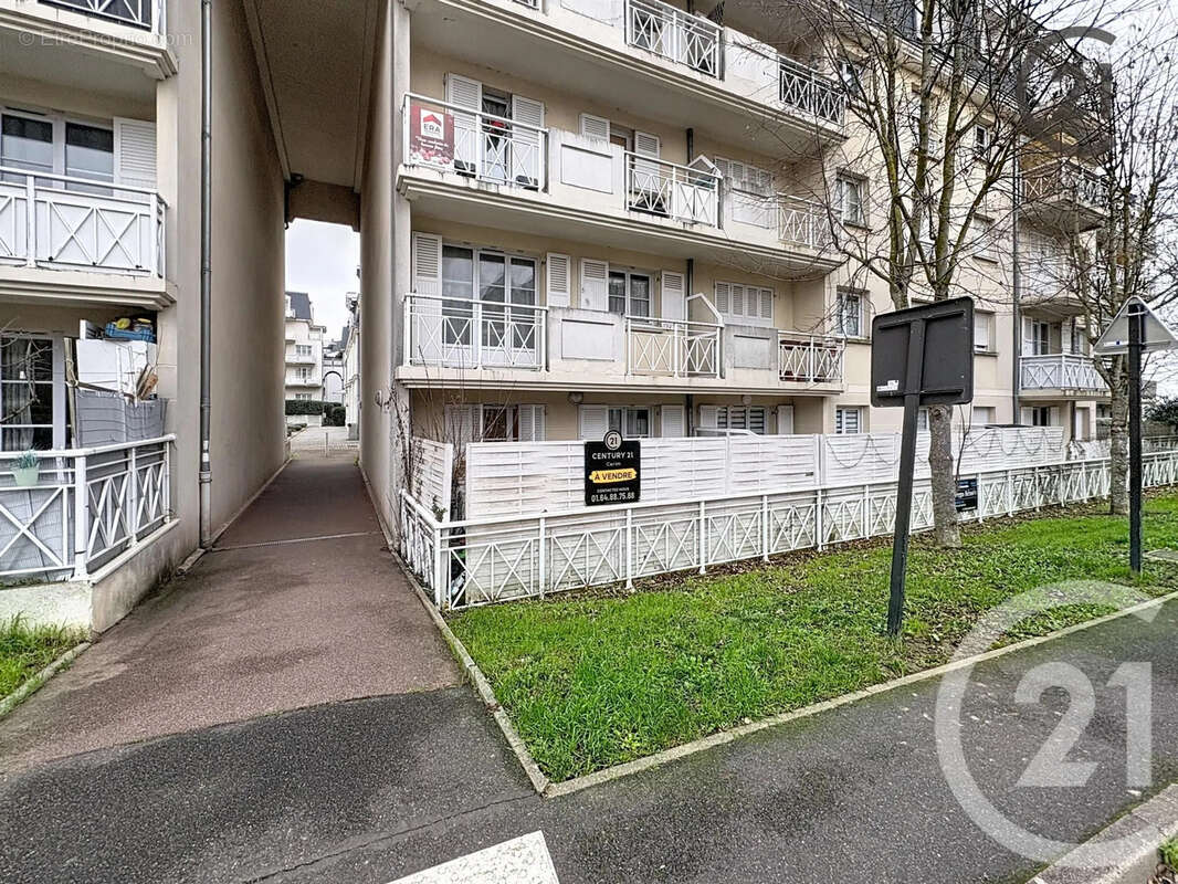 Appartement à COMBS-LA-VILLE