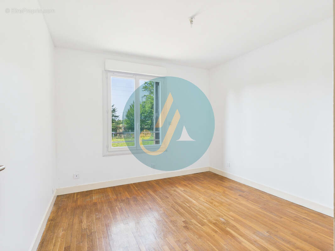 Maison à LA CHAPELLE-D&#039;ANGILLON