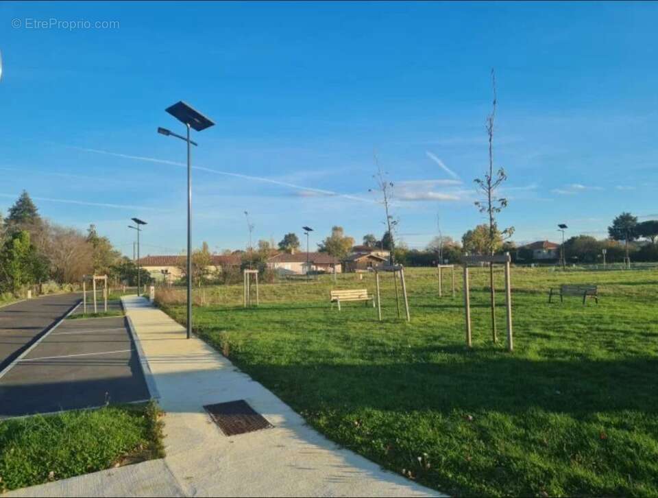 Terrain 567 m² à Rieumes  - photo 2