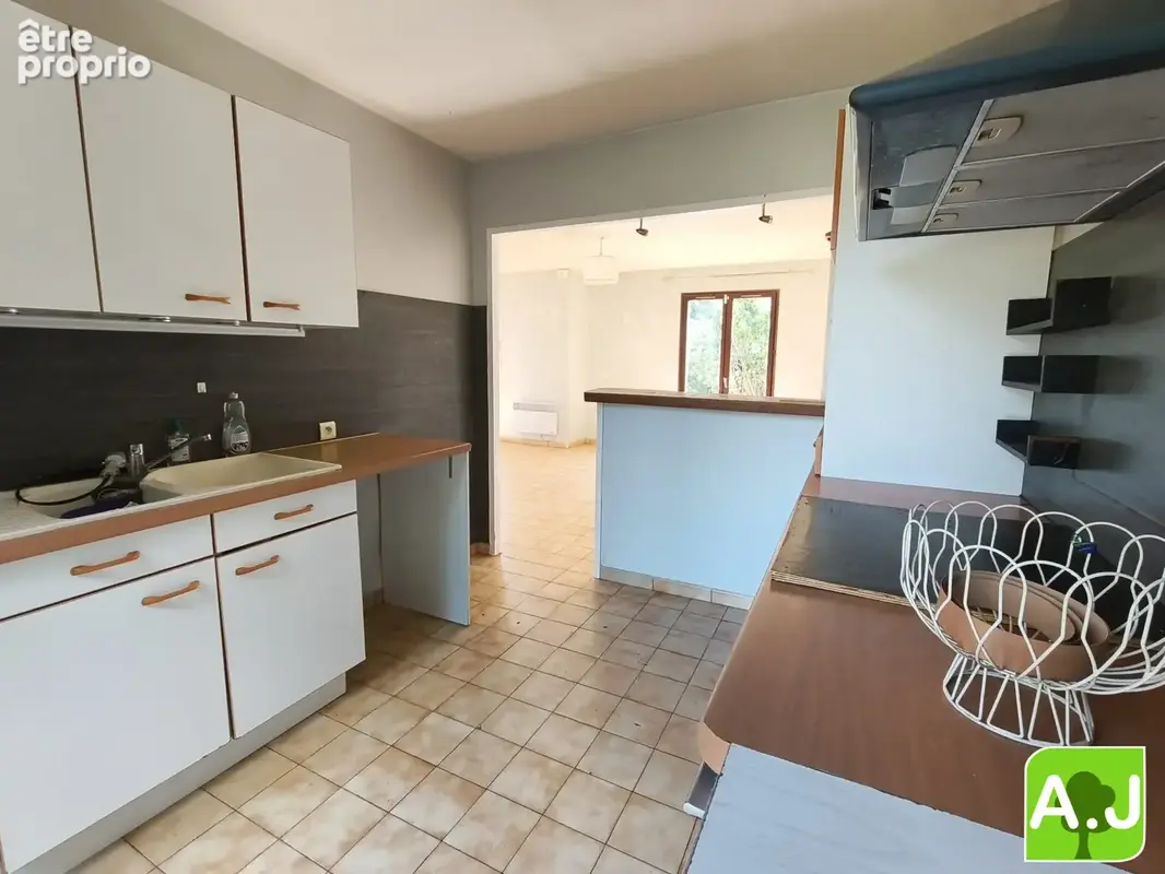 Maison 4 pièces 82 m² à vendre à Ezy-Sur-Eure (27530) - photo 5