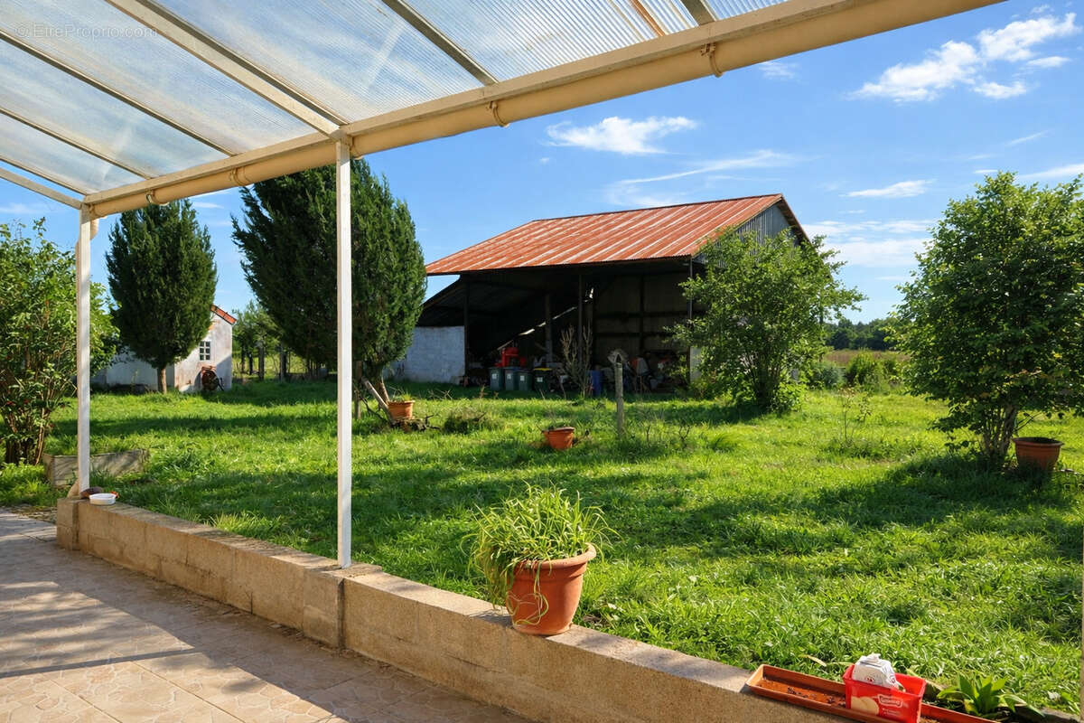 Maison de campagne avec dépendance sur 14ha ! - photo 3