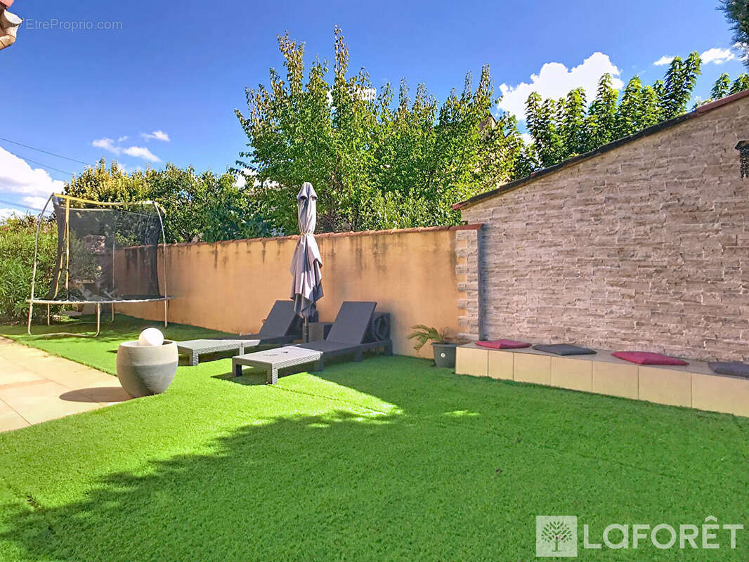 Maison à SAINT-VICTORET