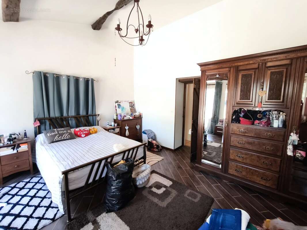 Maison de campagne de 4 chambres avec grange et fort potentiel - photo 8