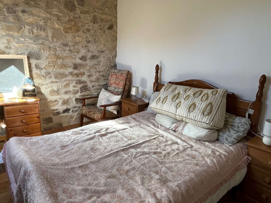 Maison à COUSSAC-BONNEVAL