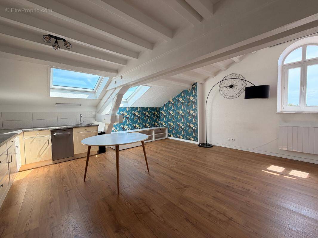 Appartement à SATHONAY-CAMP