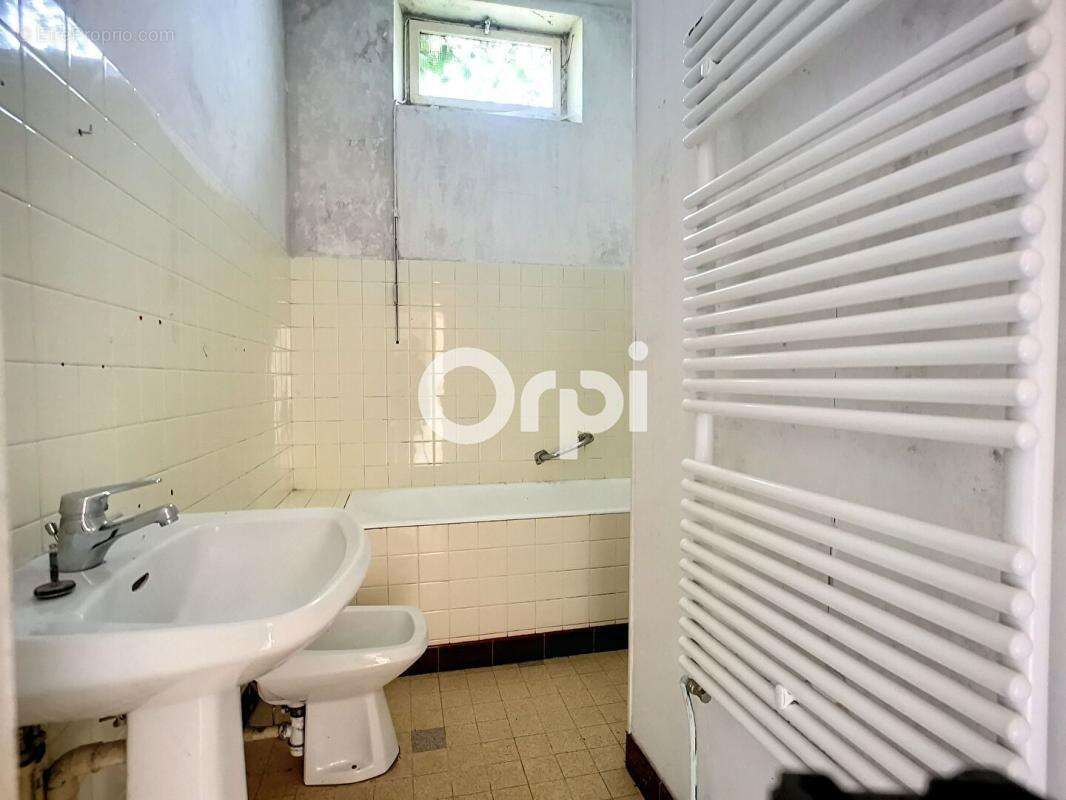 Maison à NERIS-LES-BAINS