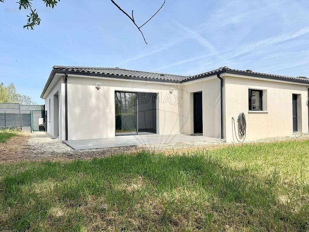 Maison à LES MATHES
