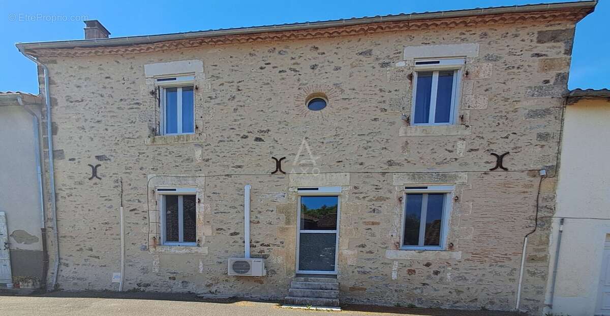 Maison à ROUZEDE