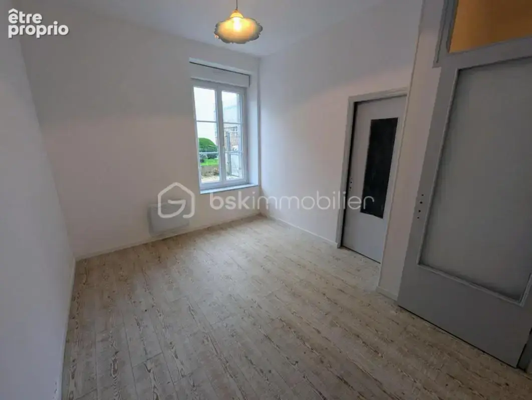 Appartement 44m² environ situé au centre ville de FOUGERES 35300 - photo 4