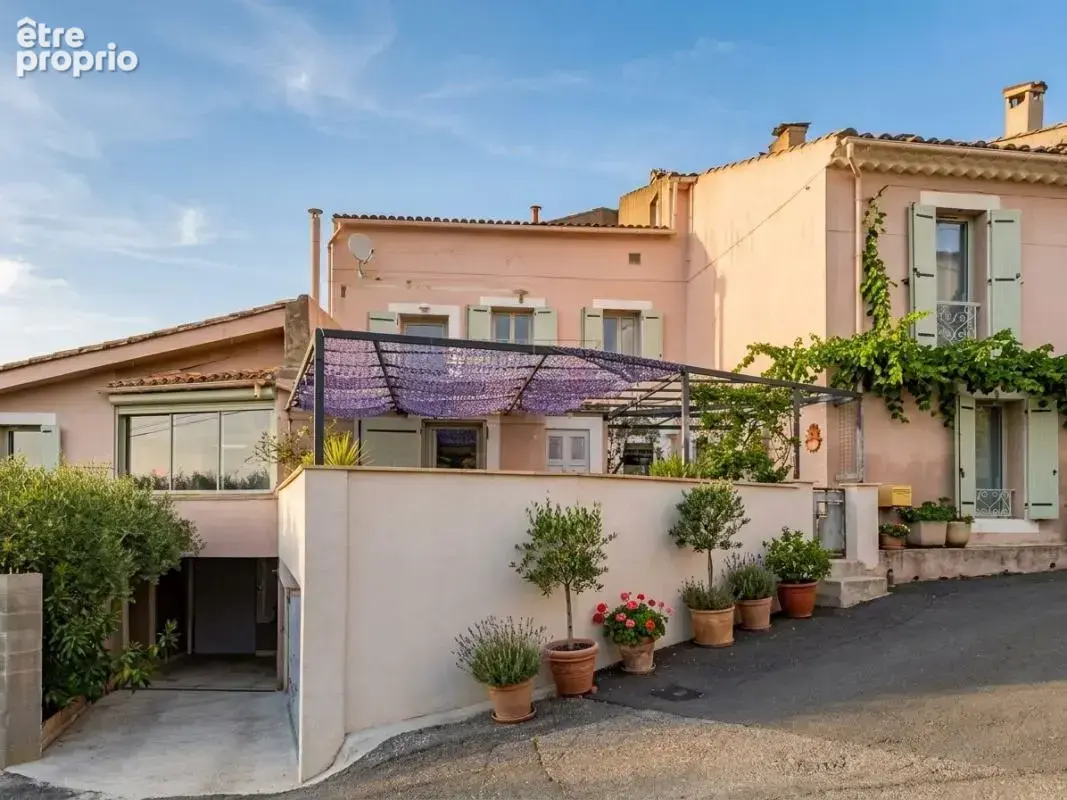 Maison T5 de 185m² avec terrasse, dépendance et charme de l'ancien - photo 14