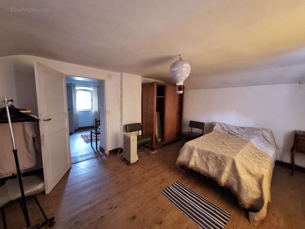 Maison à SAINT-CERNIN-DE-L&#039;HERM