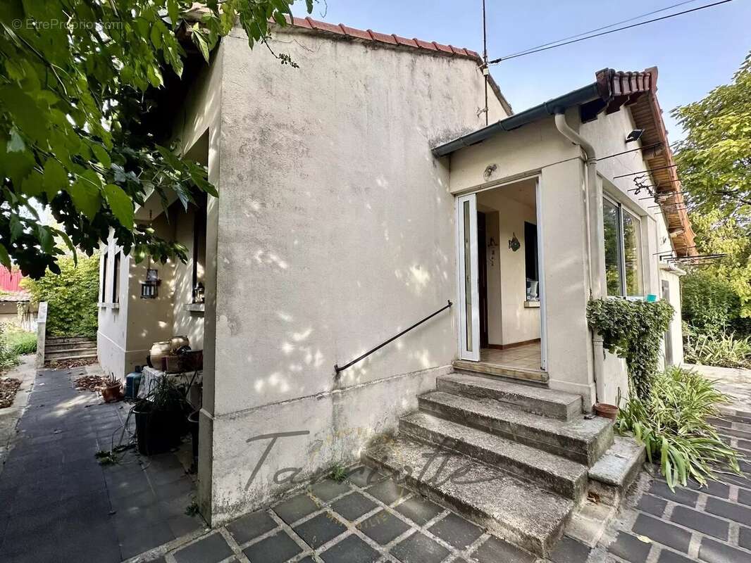 Maison à MONTELIMAR