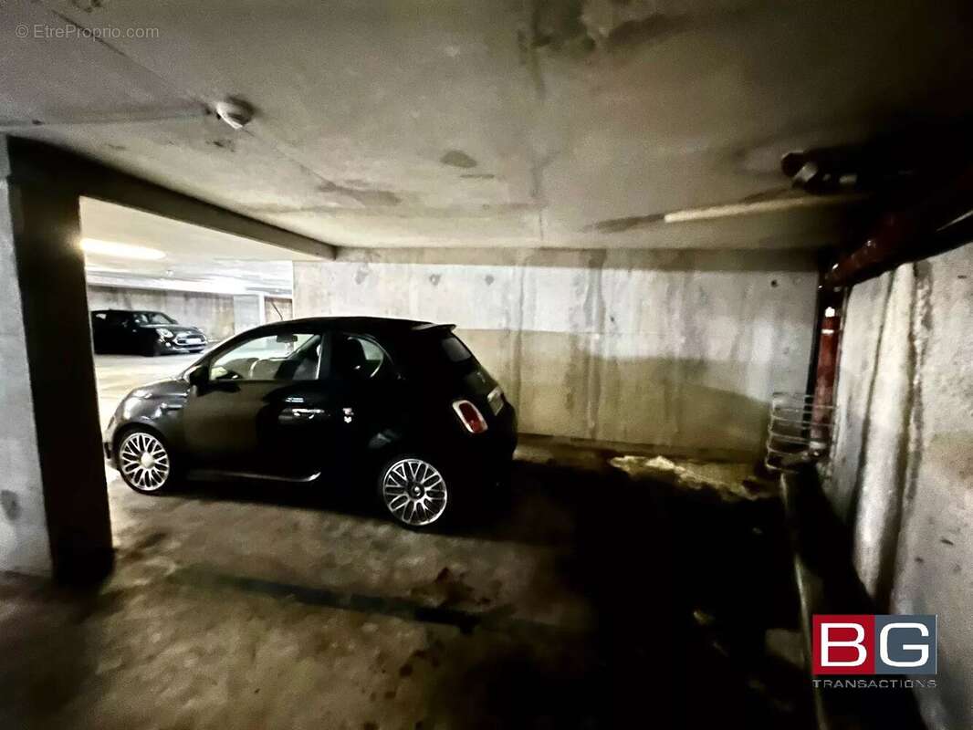 Parking à ANTIBES