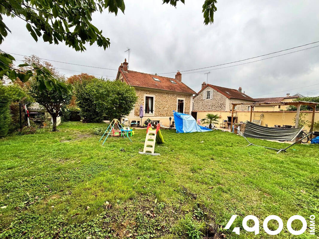 Maison à CORBEIL-ESSONNES