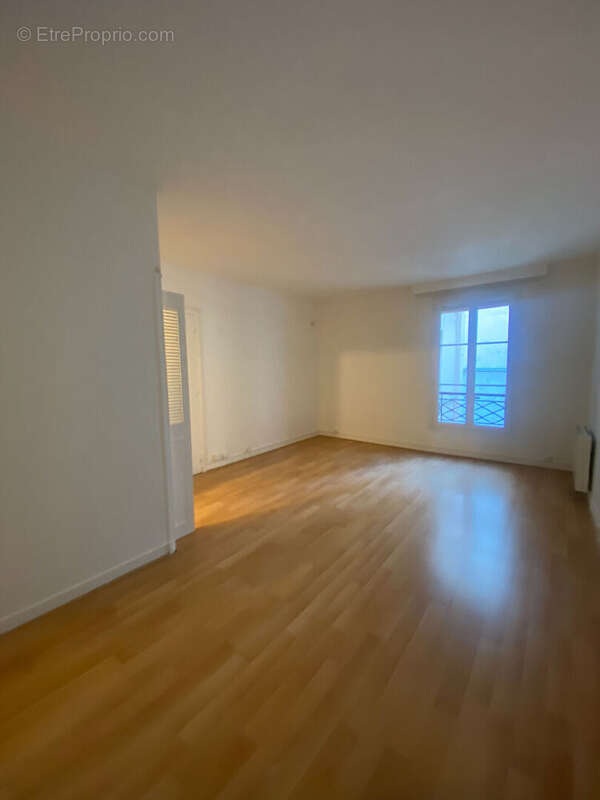 Appartement à PARIS-7E