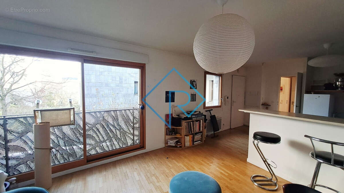 Appartement à LES LILAS