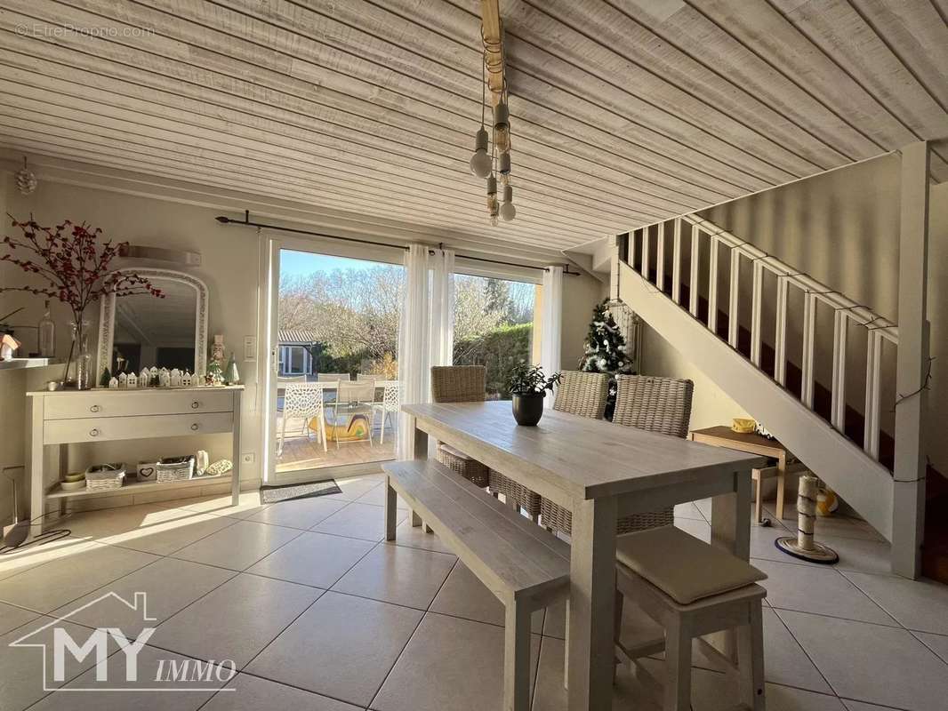 Maison à LAMOTHE-MONTRAVEL