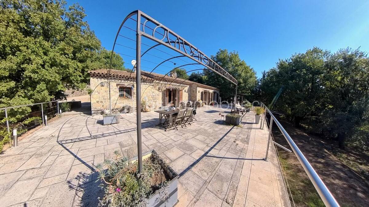 Maison à CALLIAN